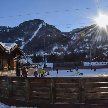 Apartment 4 Pers Avec Piscine, Proche Telecabines Et Commerces, Acces Direct Ski, - Fr-1-330f-106 La Salle-les-Alpes