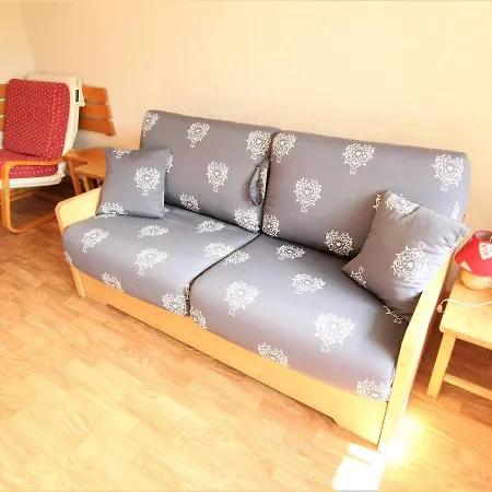Apartment 4 Pers Avec Piscine, Proche Telecabines Et Commerces, Acces Direct Ski, - Fr-1-330f-106